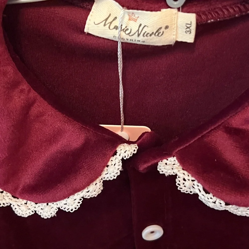 NEW Maroon and White Pajama Set with Elegant Lace Trim - Picture 2 of 3